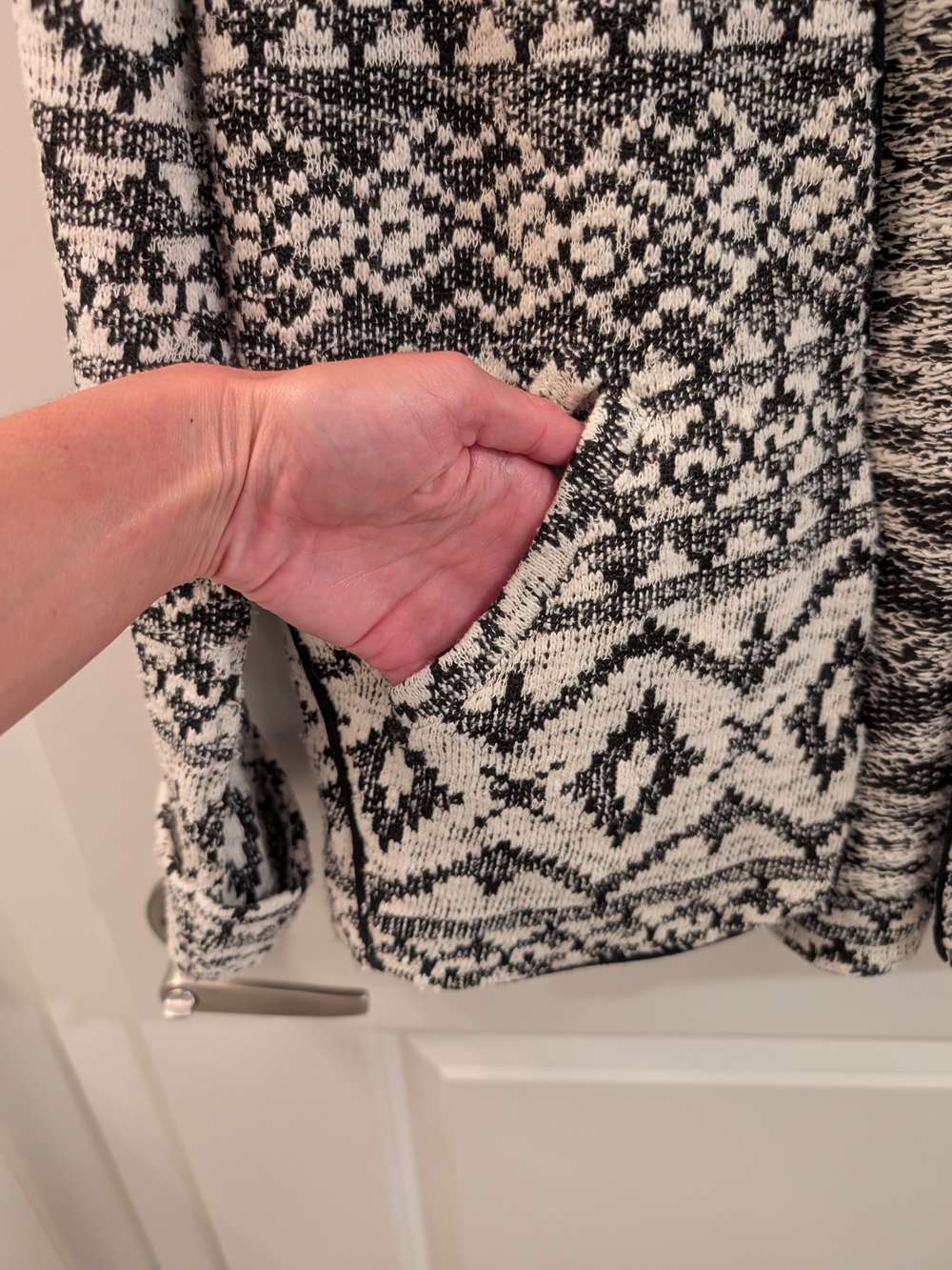 Open Front Geometric Pattern Cardigan - Picture 4 of 7